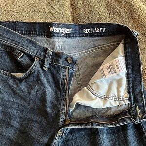 Wrangler Relaxed Fit Dark Blue Jeans